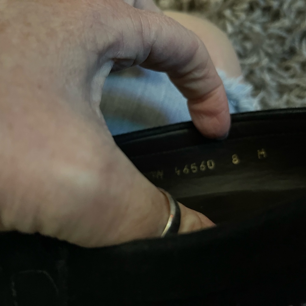 Stuart Weitzman - Picture 5 of 5